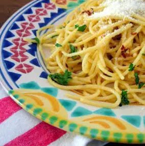 Lotsa Garlic Pasta