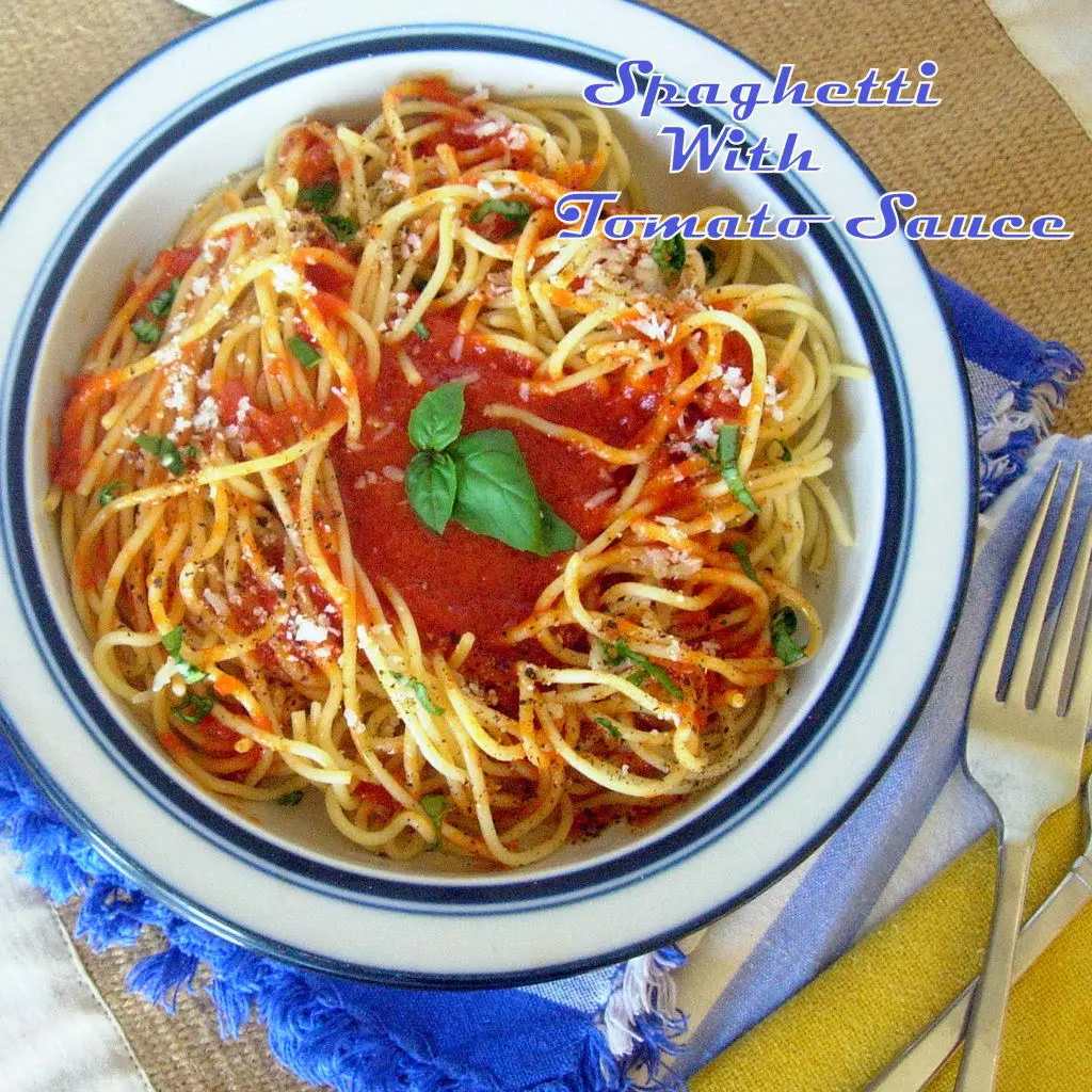 Spaghetti with tomato sauce