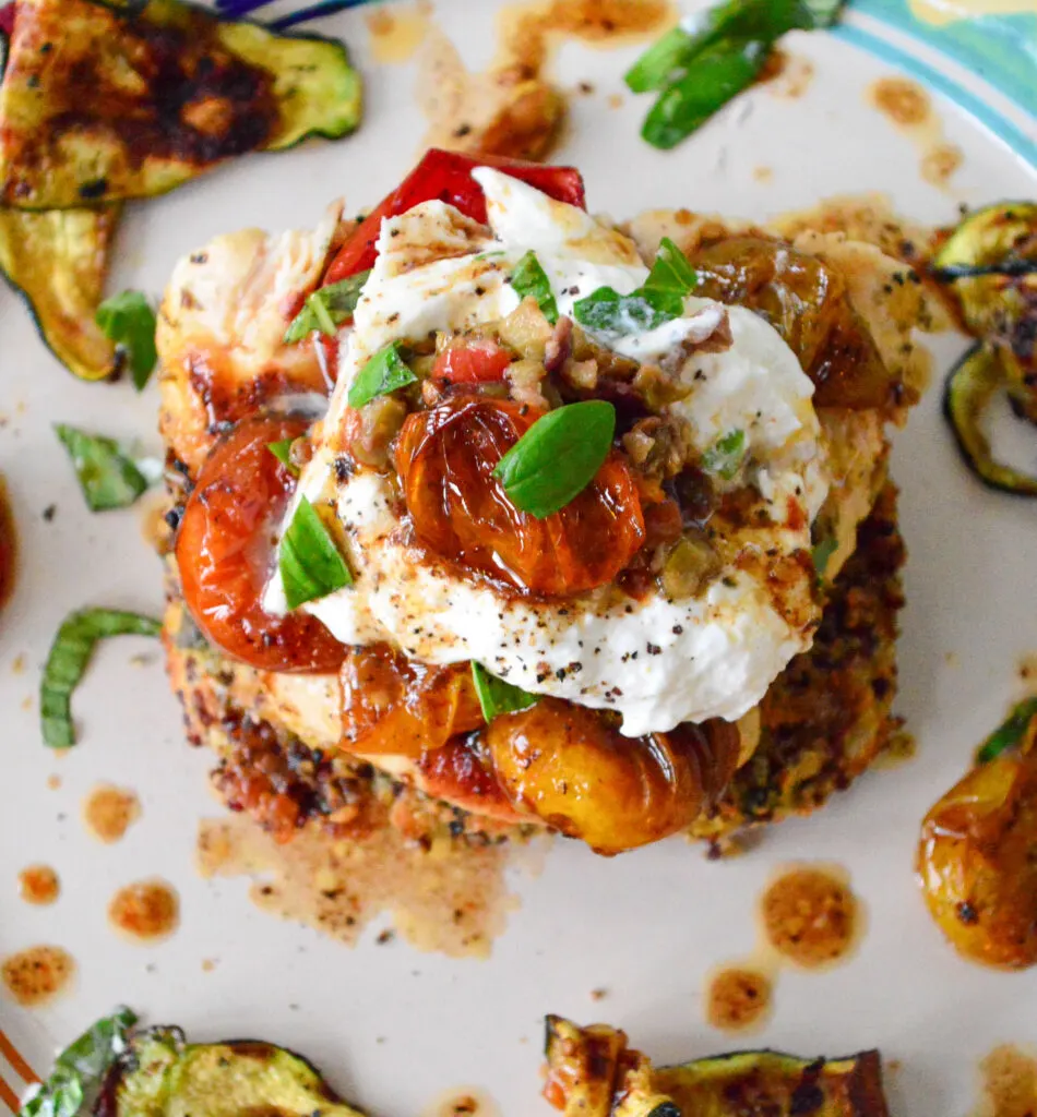 quinoa cakes with chicken caprese