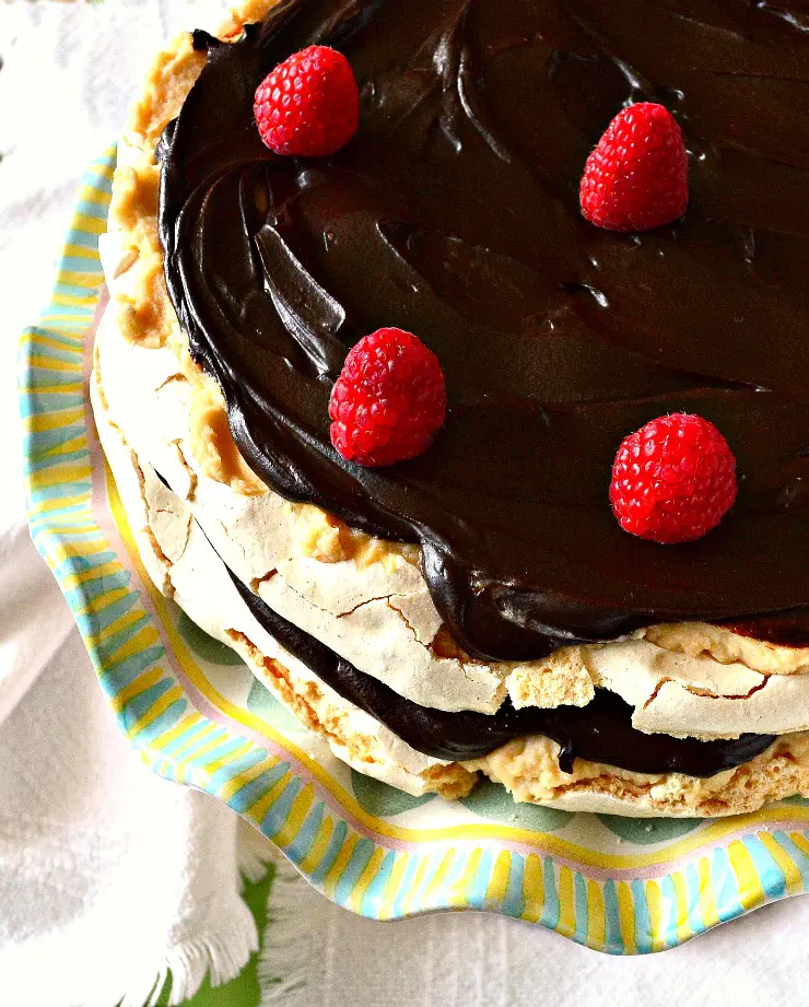 meringue cake with chocolate and raspberiies