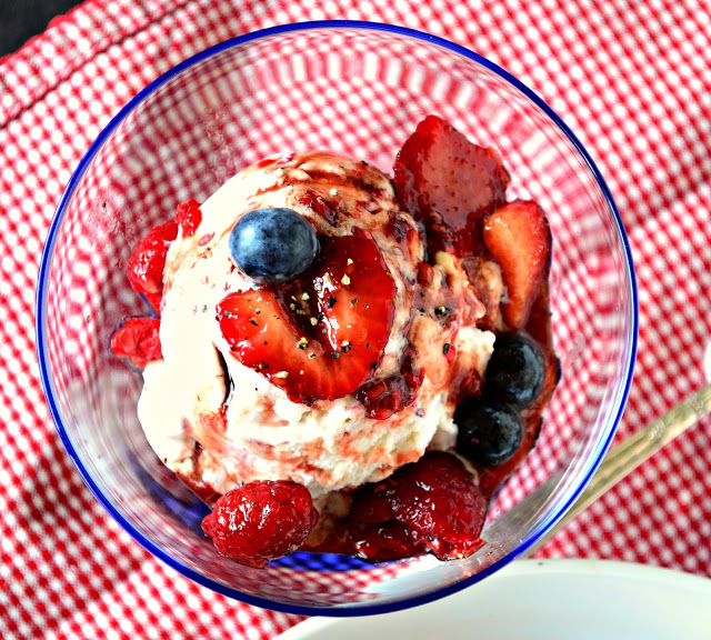 Berries with Balsamic Vinegar, Brown Sugar and Pepper! Choose your favorite berry and top it with a bit of balsamic vinegar, brown sugar ad black pepper. You won't believe how good this is! #berries #dessert #vinegar www.thisishowicook.com