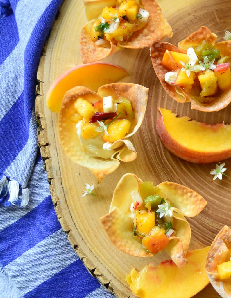 peach salsa reciipe wonton cups