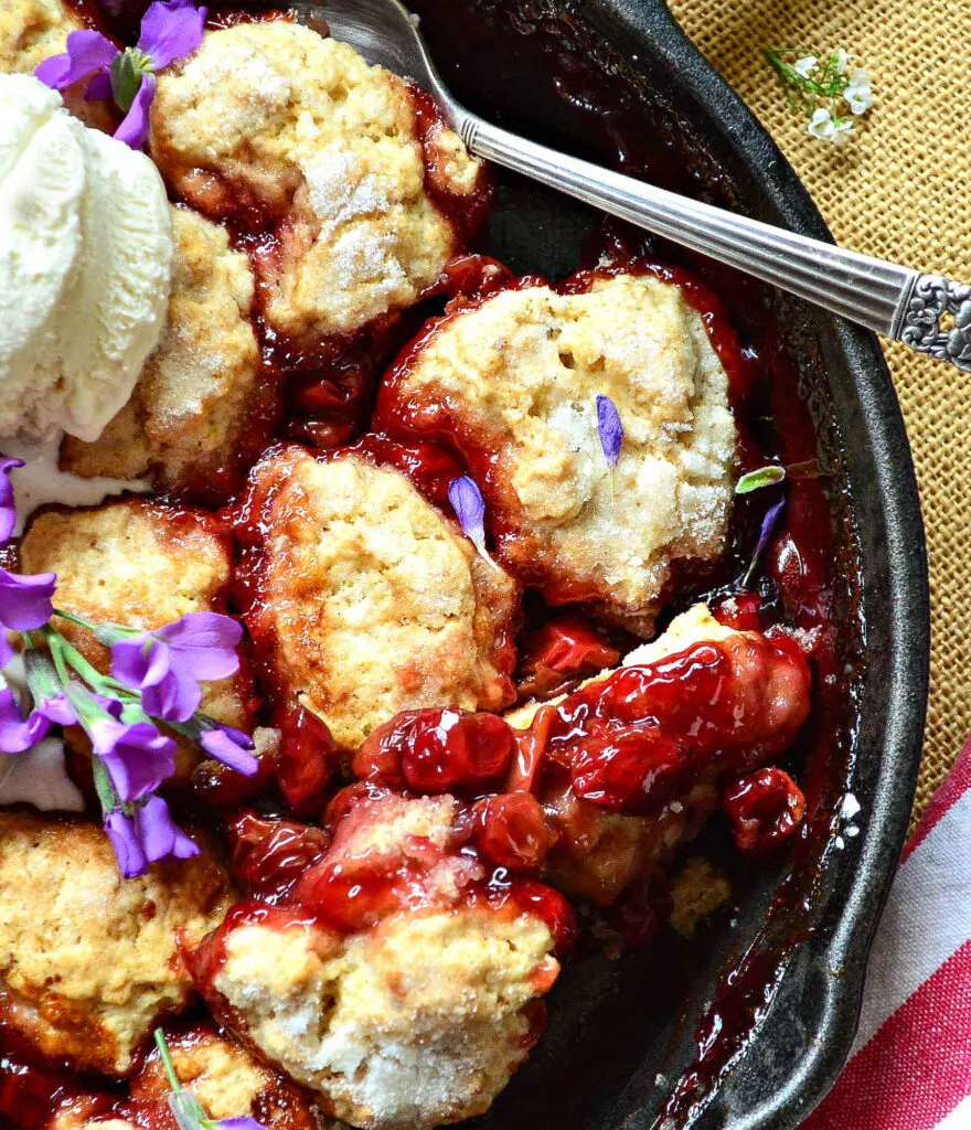 skillet cherry cobbler