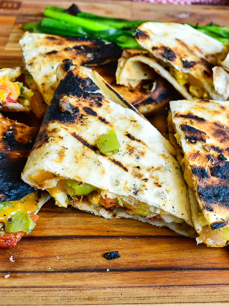 https://thisishowicook.com/wp-content/uploads/2016/06/grilled-quesadillas-02.jpg.webp