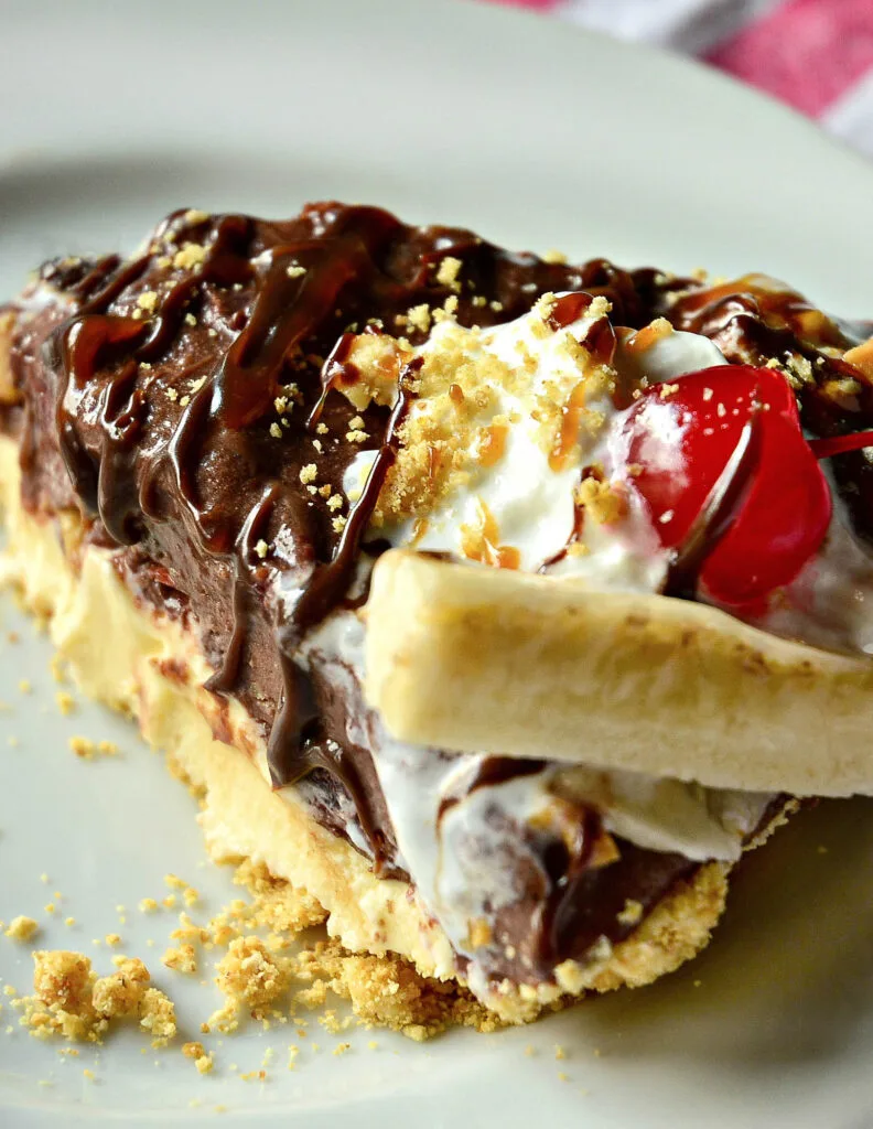 slice of banana split pie