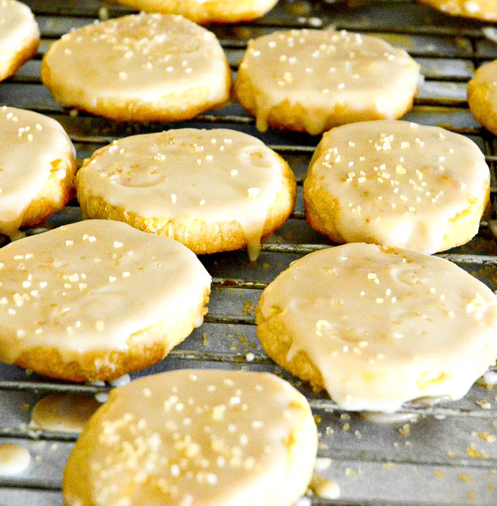 Maple shortbread cookies