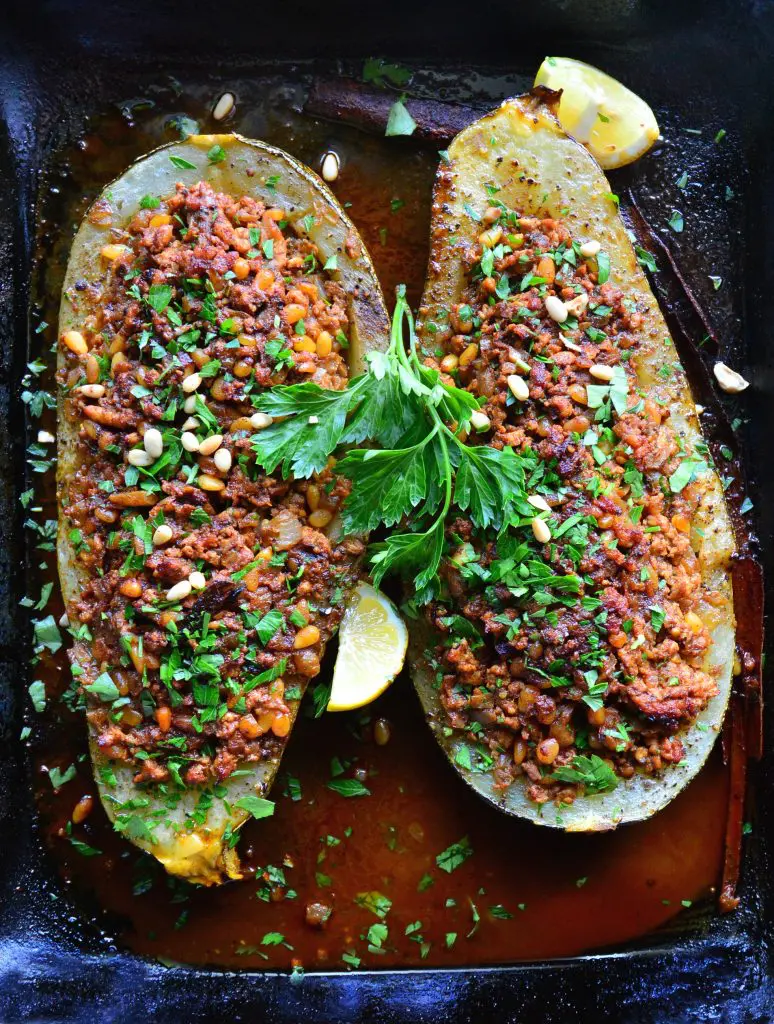 Stuffed Zucchini with chicken and pine nuts