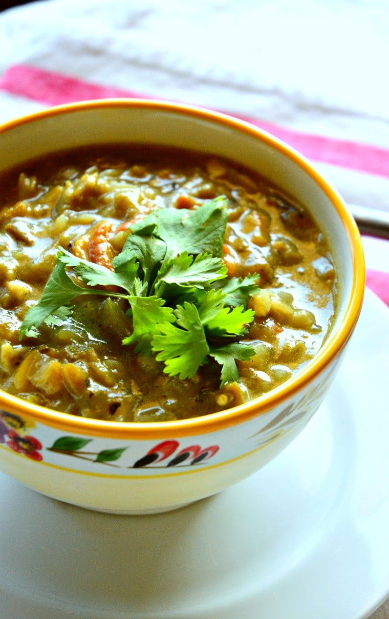New Mexican Green Chile in decorave bowl with yellow rim