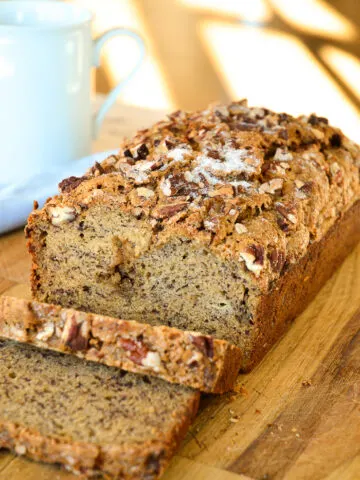 Banana bread with streusel