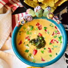Easy Chile Con Queso Recipe