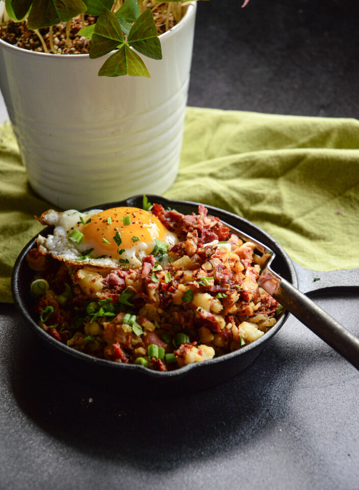 Easy Corned Beef Hash Breakfast Recipe - This Is How I Cook