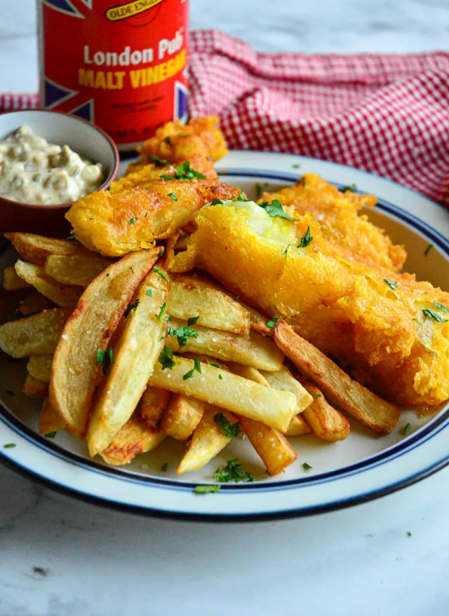 fried cod fish recipes with french fries and tartar sauce and malt vinegar.