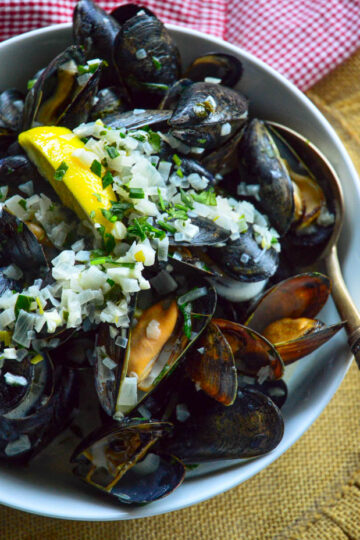 how to make mussels in white wine sauce