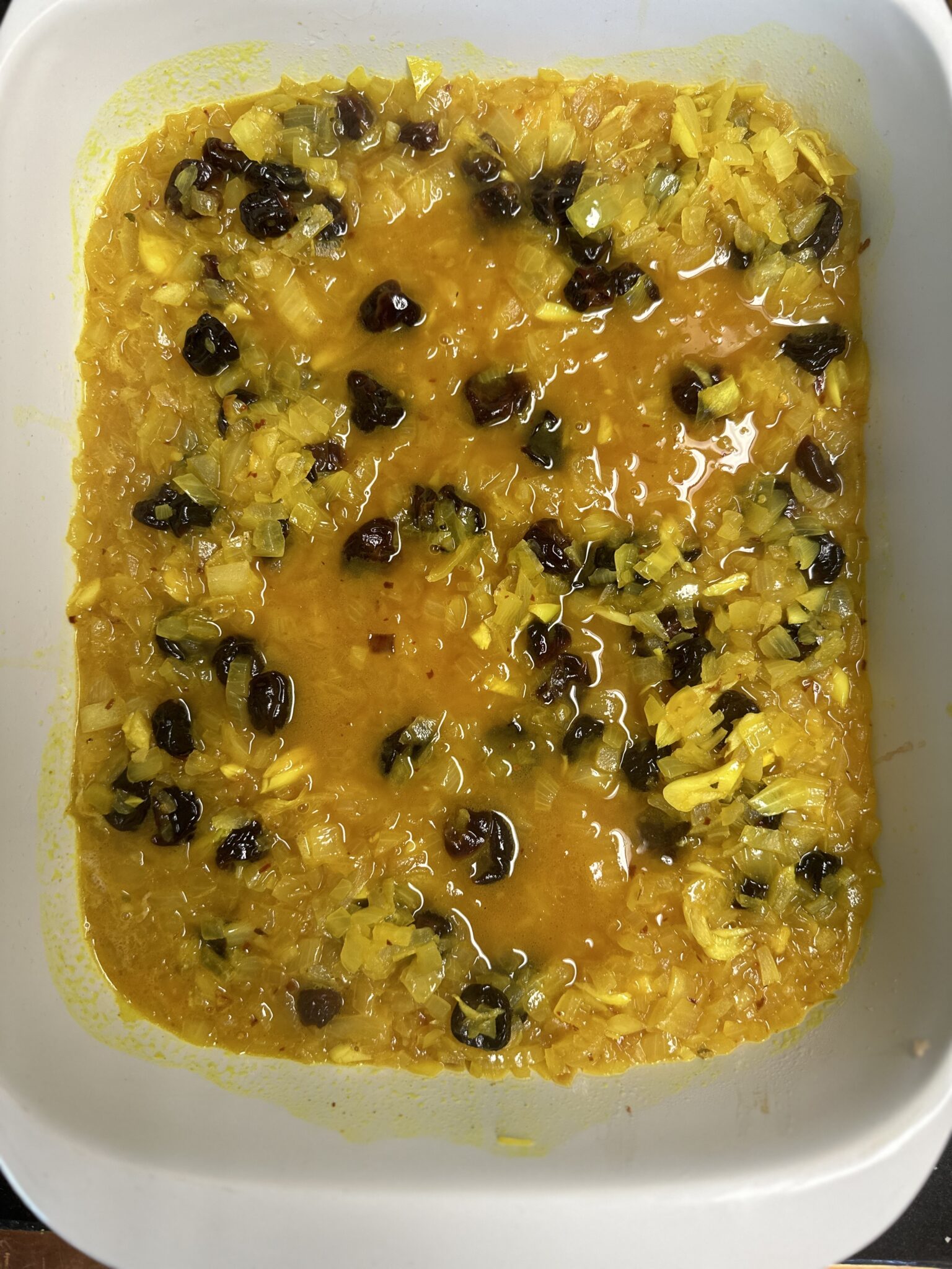apple cider vinegar sauce for chicken in baking dish